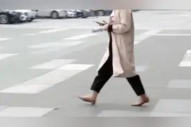 要求发生关系被拒绝，丈夫怒剪妻子头发还打人：我心里不平衡！视频封面