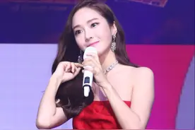 今日图集：美女勇蜜郑秀妍Jessica图片
