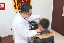 小伙大笑后闭不上嘴，医生：疲劳致使嘴部得了关节炎视频封面