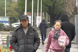 上海发布寒潮蓝色预警，今明两天内，郊区气温将下降8℃以上视频封面