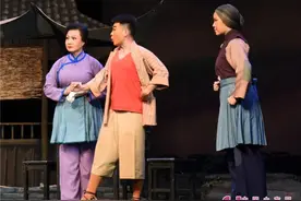 现代京剧《沙家浜》｜名段、名剧脍炙人口，名家、名团回味经典图片