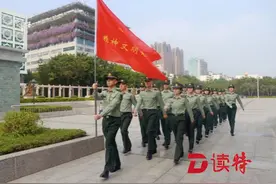 勇当新时代的“传令兵”某信息通信旅六连扎根闹市永不褪色工作纪实图片