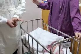 2020年零时零分！上海第一个新年宝宝诞生，爸爸乐开花：太惊喜！视频封面