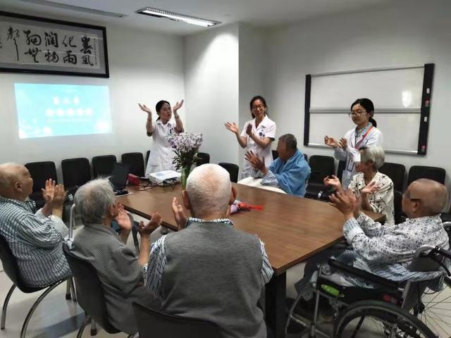 出的组词（年度盘点之民生热词追梦）