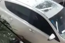 佛山女司机驾车撞入街边发廊，有人伤视频封面