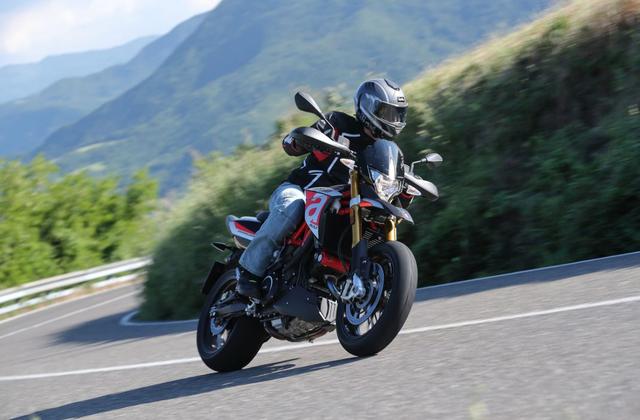 新一代劲爆滑胎！Aprilia Dorsoduro 900