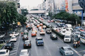 “45度让路法”网上疯传 最新官方指引来了！这条微信转发能救命图片