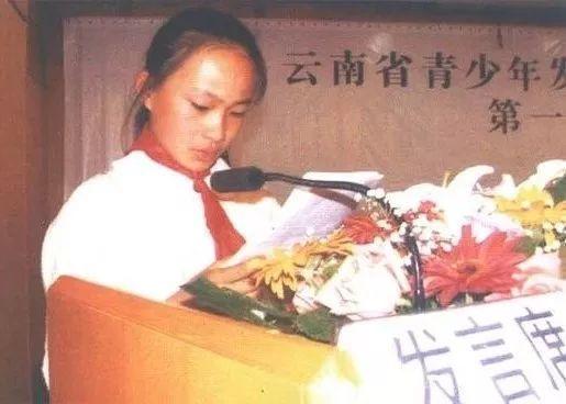 街头救活昏迷少年的白衣小姐姐，她的故事也是传奇