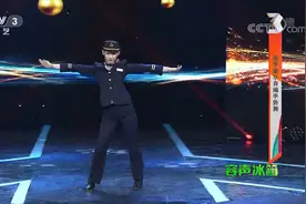 越战越勇：貌美地铁小姐姐大方展示手势舞，欢快美丽惹人爱视频封面