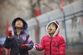 奶奶，雪是甜的！2020年第一场雪如期而至图片