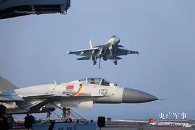 飞行员取得“航母资质”有多难？舰载机飞行教官告诉你……图片