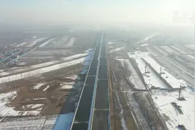 来跟记者看看北京大兴国际机场北线高速廊坊段视频封面
