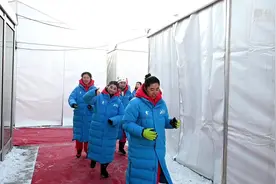 内蒙古冰上龙舟队背后的故事视频封面