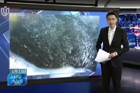 机智！冰河封村快递小哥过不去，灵机一动有妙招动用遥控车送货视频封面