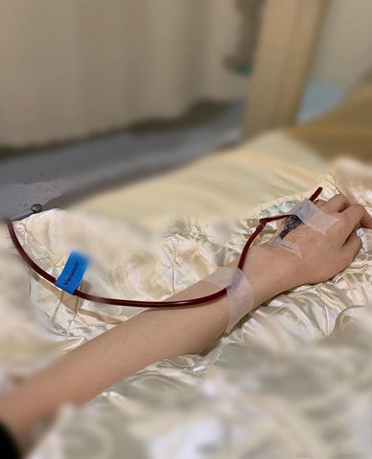 30岁知名女星拍"死亡写真",抗癌8年终失败,曾受30多次化疗