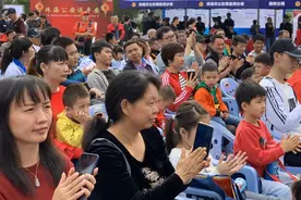 超2万市民观看！珠海公安这场活动火了，合唱团、乐队等表演抢眼视频封面
