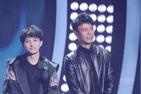 周深、李克勤翻唱《天下有情人》，听完又被惊艳了图片