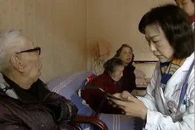 一事一计！上海完善长护险服务项目种类，居家养老更周到视频封面