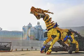 大型机械装置艺术“龙马精神”春节期间将“巡游”珠海图片