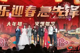 成龙称赞杨洋：合作的少数很拼的“小鲜肉”图片