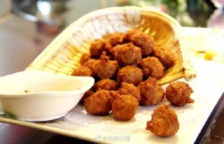 春节怎么吃？请用“和”“烩”“熬”组词