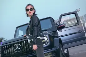 “开车进故宫”女子被爆料后，长春理工大、忠旺集团回应视频封面