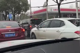 武汉一线丨中石化：“断油”消息不实