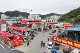 “摩托大军”从“军团”变“散兵”——农民工返乡路之变图片