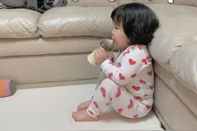 不走亲戚在家养膘？宅在家里也能练，上体推荐家庭健身法图片