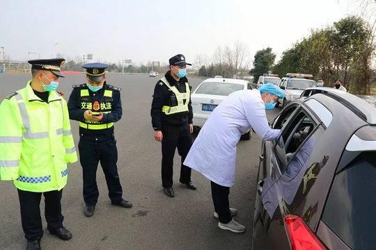 成都新津：劝返疏离烧香游客 入户排查设置卡点