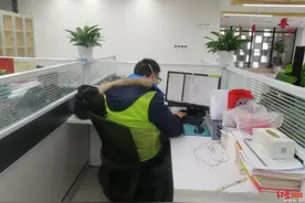 这段成都抗疫一线的夫妻微信聊天记录，看得让人想哭图片