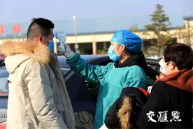 真心英雄 | 来不及为爷爷守孝，她坚守在防疫一线图片