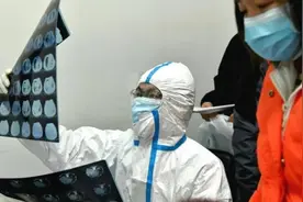 战疫者丨疫情下的武汉协和人群像视频封面