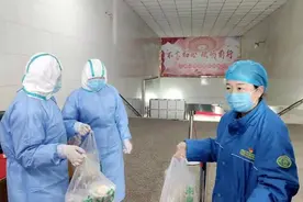 孩子别哭，妈妈打败病毒就回家陪你们图片