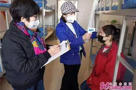 新疆班老师的承诺：如果他们想家，我就是他们的妈图片