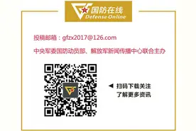 一组哑铃健身动作，军校学员手把手带你练出好身材图片