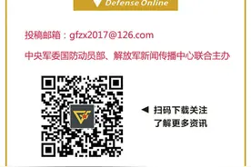 一组哑铃健身动作，军校学员手把手带你练出好身材图片
