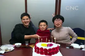 四个口罩——给妻子的新年礼物视频封面