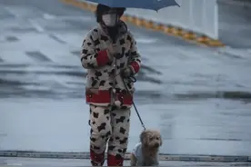 “今天你是第一个开口跟我讲话的”图片