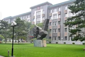 安静读书 宅而不惰 让我们在春天里等待重逢视频封面
