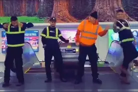 视频：拍抖音视频！美加州机场4名员工被解雇图片