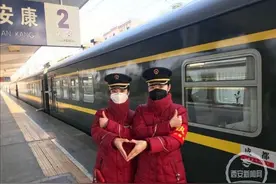 面对父母的担心 她们说：“放心吧！我们已长大！”图片