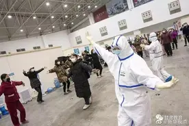 刷屏的方舱医院跳广场舞护士，原来来自甘肃图片