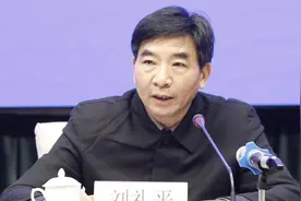 84消毒液和酒精，哪个消毒效果更好？疾控专家给出选择建议视频封面