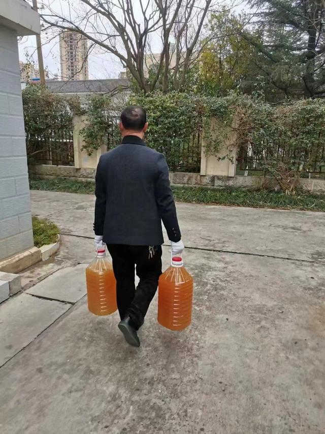 被叫停的环保酵素“消毒”，化学博士：用馊水去清洁？就是个骗局