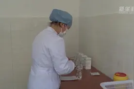 一线抗疫群英谱｜张金霞：没事 我能行！