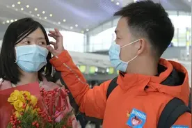 【暖】“待疫情消散，天天都是情人节”，妻子向驰援荆州的他写下暖心家书图片