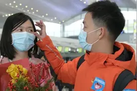 【暖】“待疫情消散，天天都是情人节”，妻子向驰援荆州的他写下暖心家书图片