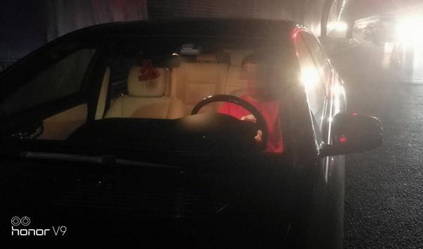男子带女友去坦洲庆祝，女友半夜执意回珠海，中途出事被抓走……