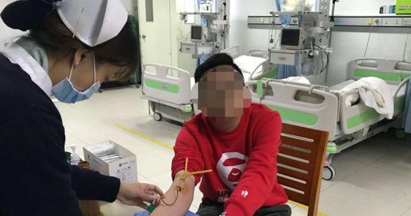 男子带女友去坦洲庆祝，女友半夜执意回珠海，中途出事被抓走……